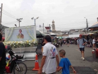 Memorial to the King at the Weekend Market
