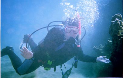 Lauranna exploring underwater